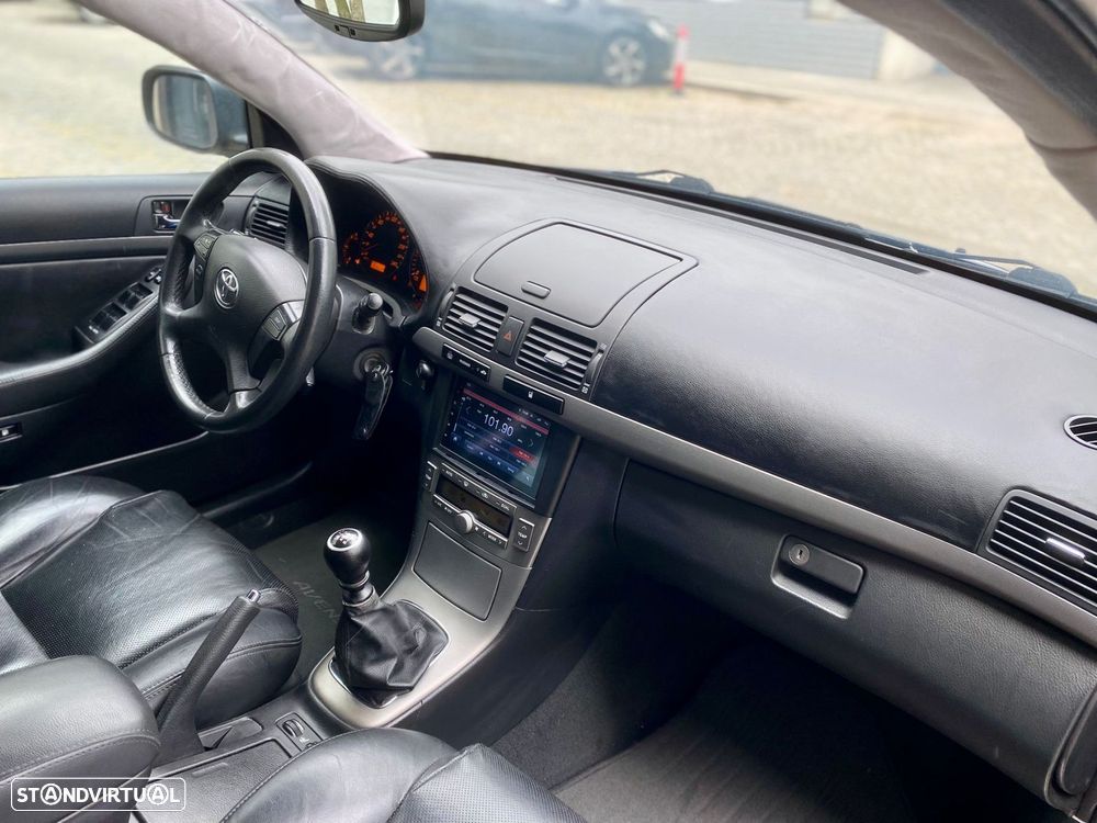 Toyota Avensis SW 2.2 D-4D - 19