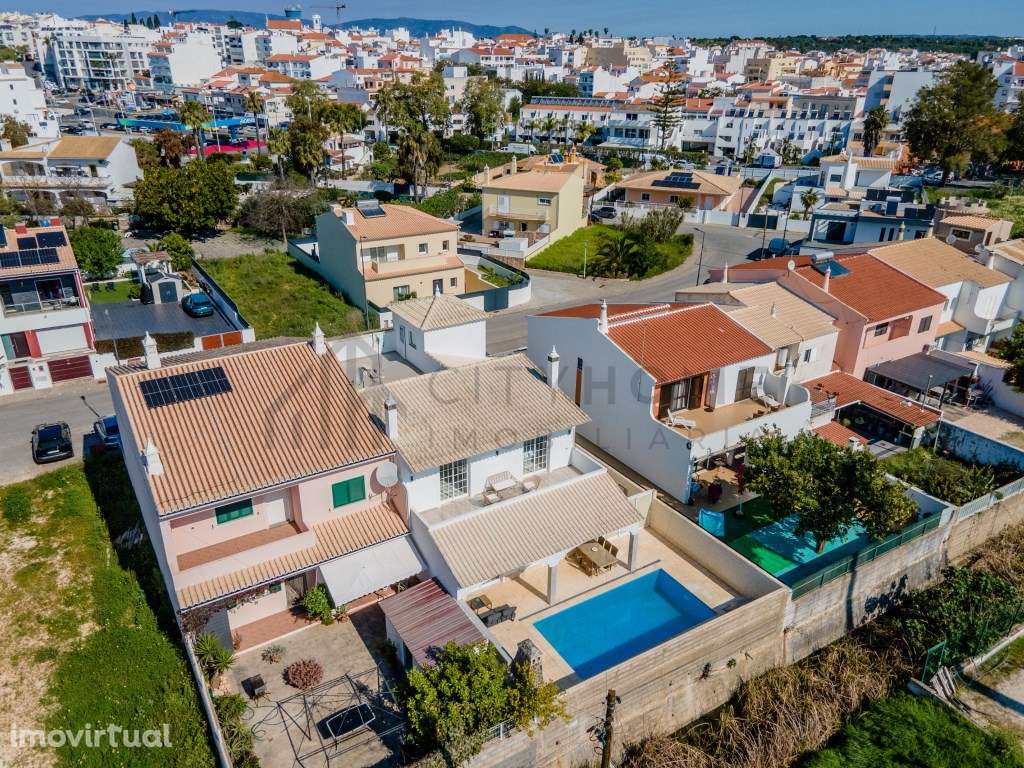 Moradia T3 com piscina e garagem em Lagoa - Grande imagem: 4/50