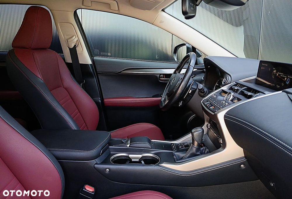 Lexus NX 300h F Impression AWD - 26