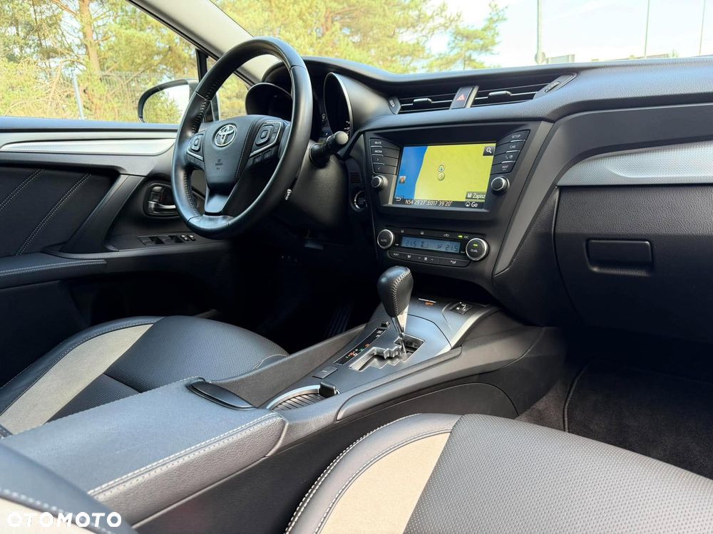Toyota Avensis 1.8 Premium MS - 21