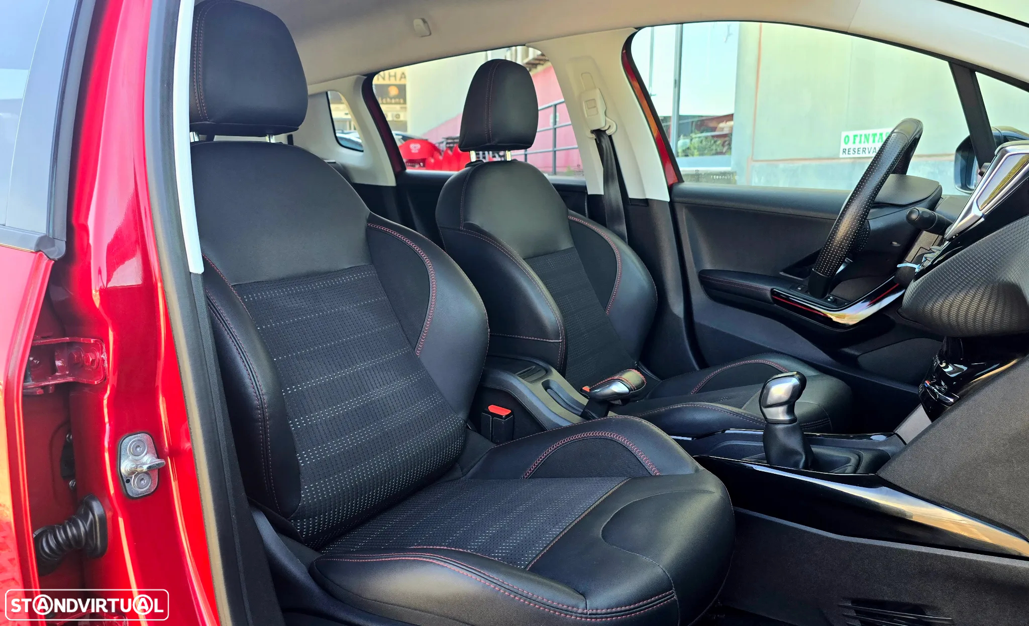 Peugeot 2008 1.2 PureTech GT Line - 21