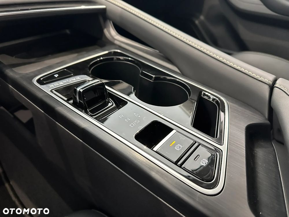 Bestune B70 2.0T Elegance - 18