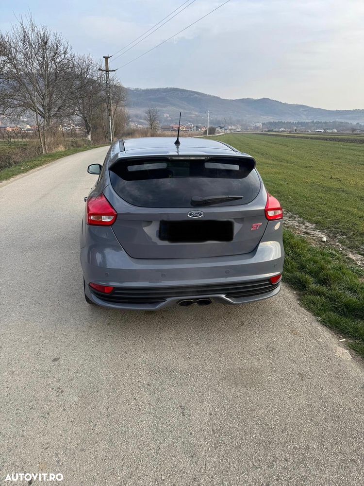 Ford Focus 2.0 EcoBoost ST - 5