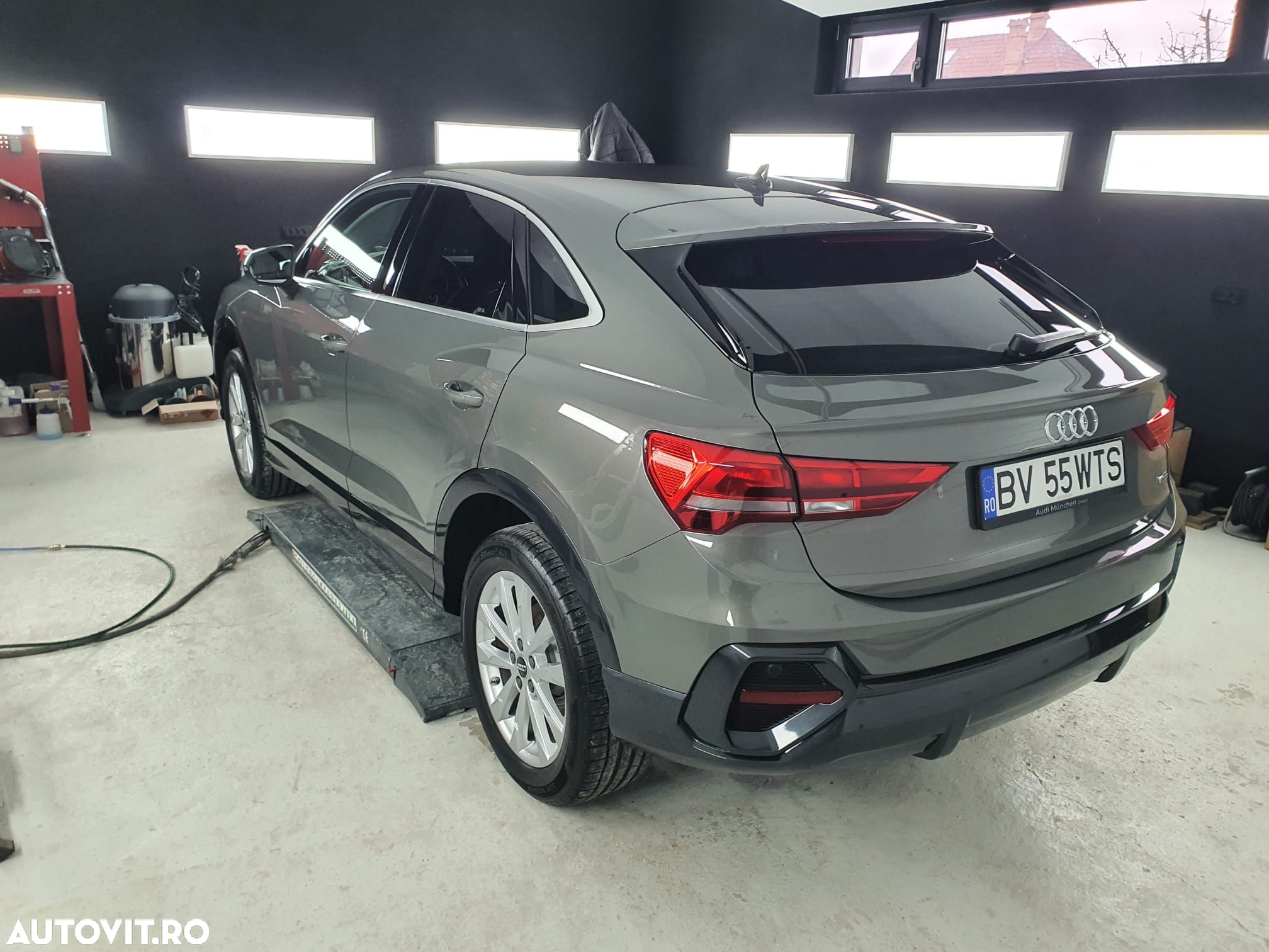 Audi Q3 Sportback 2.0 40 TDI quattro S tronic Basic - 4