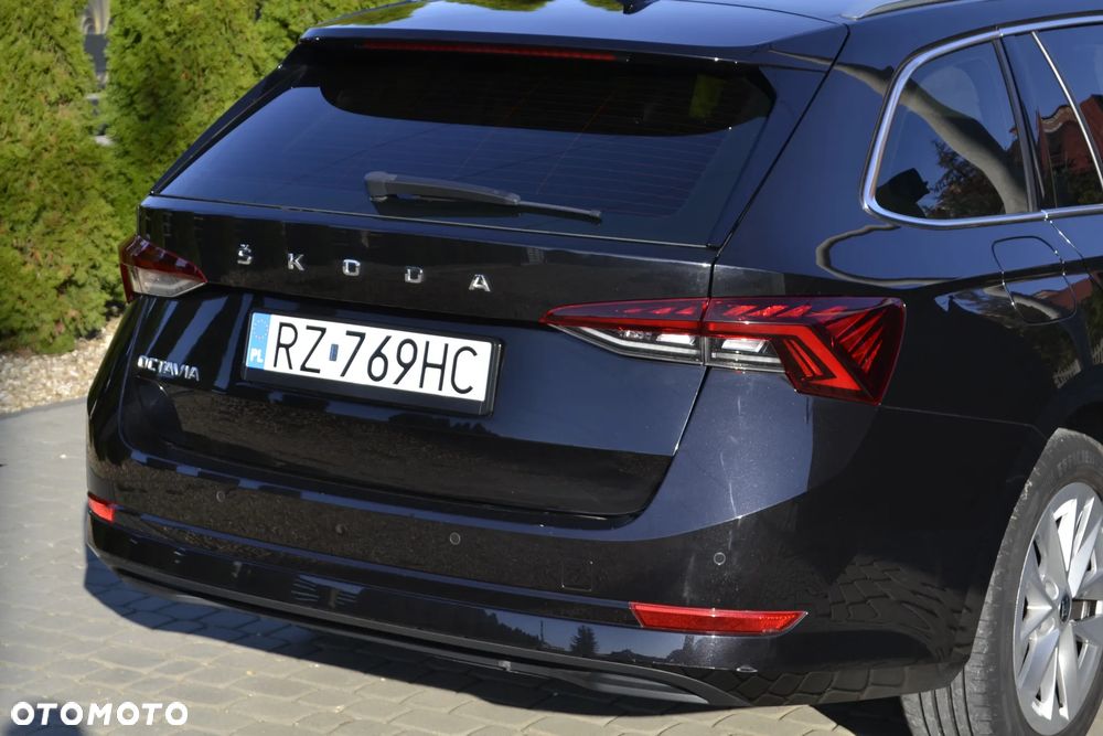 Skoda Octavia 2.0 TDI DSG Style - 17