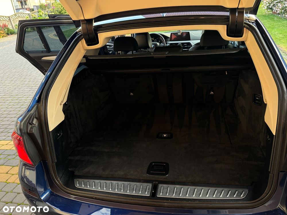 BMW Seria 5 525d Sport Line - 18