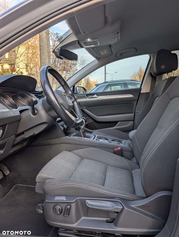 Volkswagen Passat 2.0 TDI EVO Business - 19