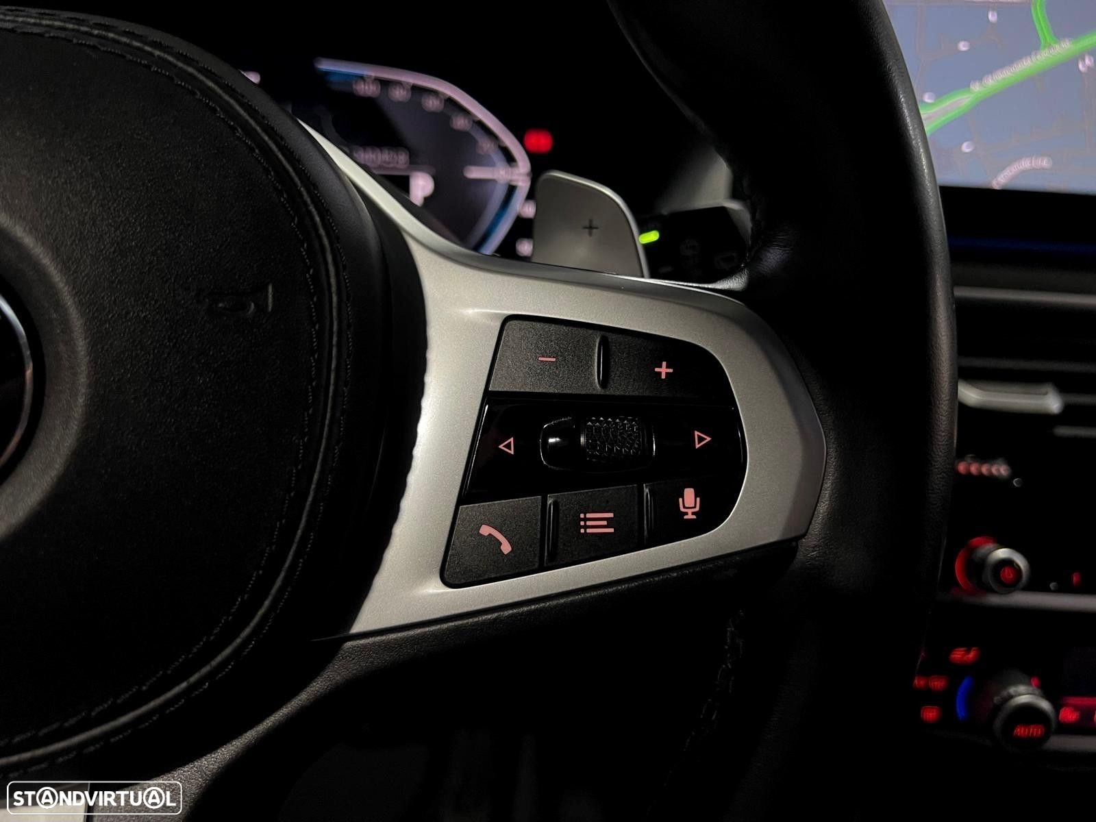 BMW 530 e Pack Desportivo M - 13
