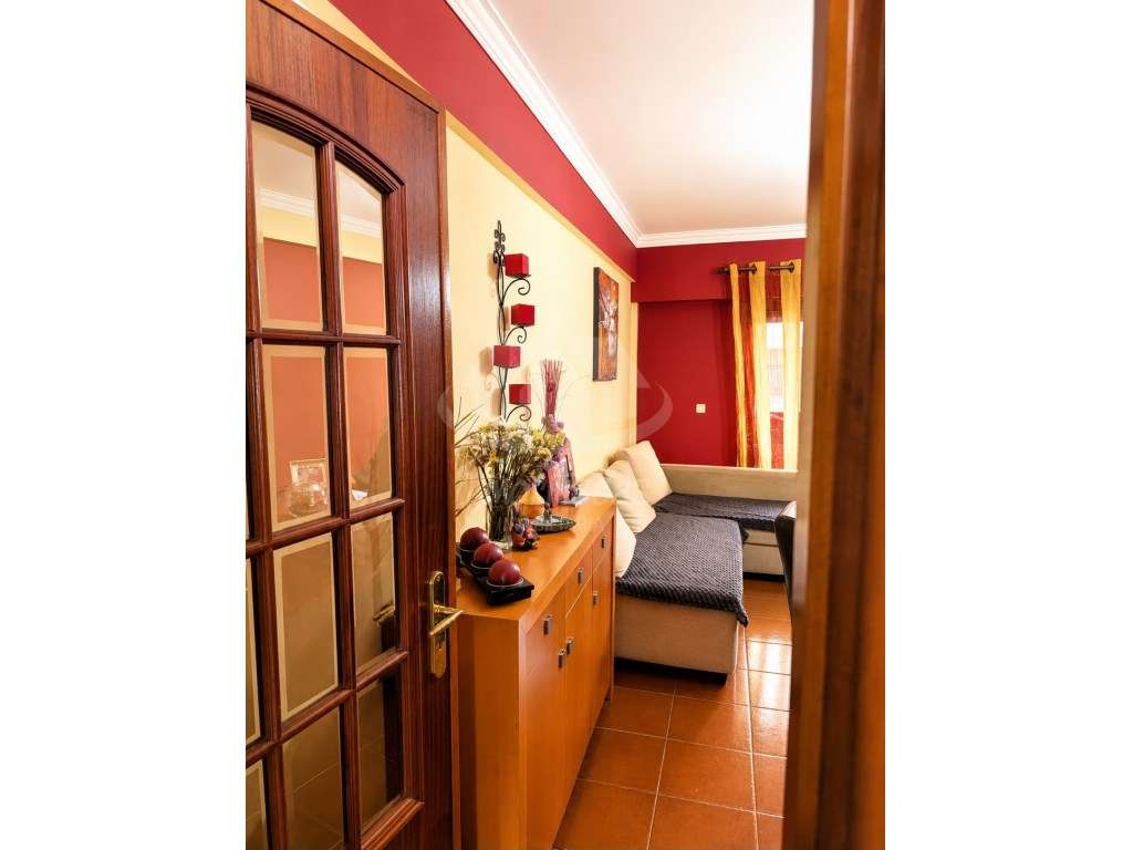 Apartamento T2 luminoso com varanda em Odivelas - Grande imagem: 3/16