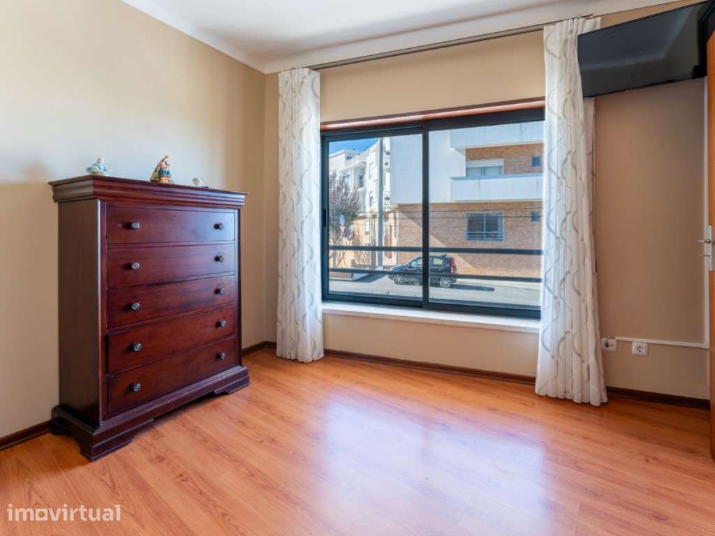 Apartamento T3 com vista mar e garagem - Grande imagem: 2/5