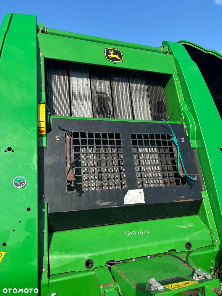 John Deere 2012 JOHN DEERE 864P - 21