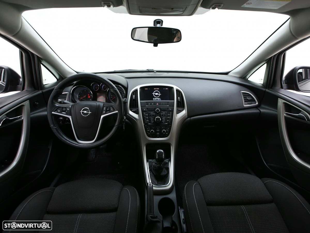 Opel Astra Sports Tourer - 10