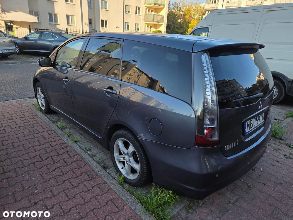 Mitsubishi Grandis - 3