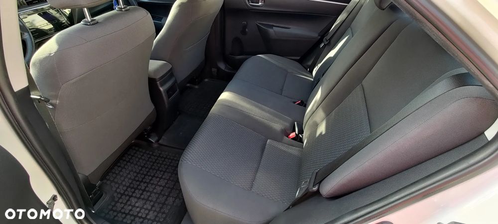 Toyota Corolla 1.6 Active - 6