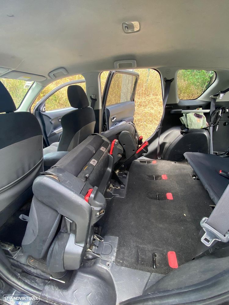 Mitsubishi Outlander 2.0 DI-D SW 4WD - 29