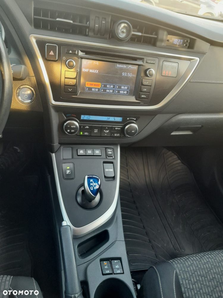 Toyota Auris - 11