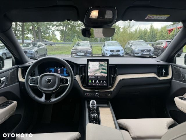 Volvo XC 60 B5 B AWD Plus Dark - 9