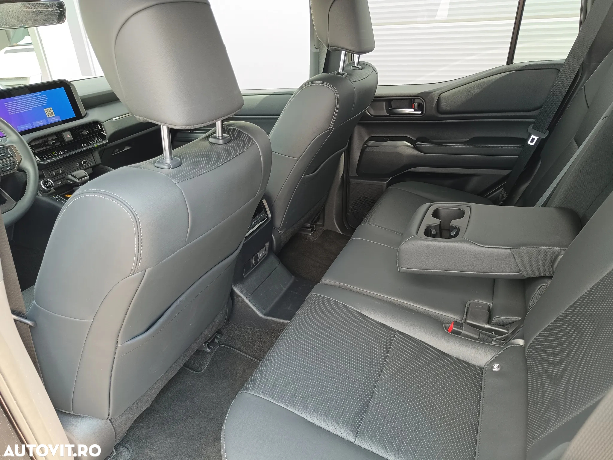 Toyota Land Cruiser 2.8l D-4D 204 CP A/T 7 locuri Executive - 12