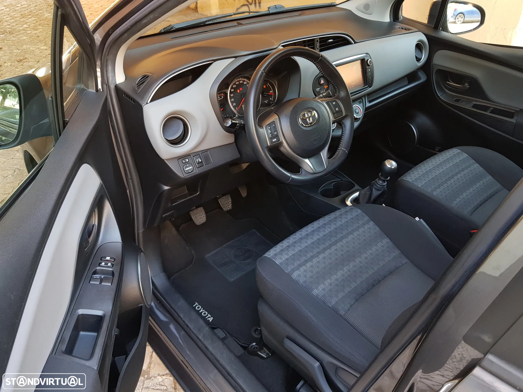 Toyota Yaris 1.4 D-4D Comfort+P.Style - 11
