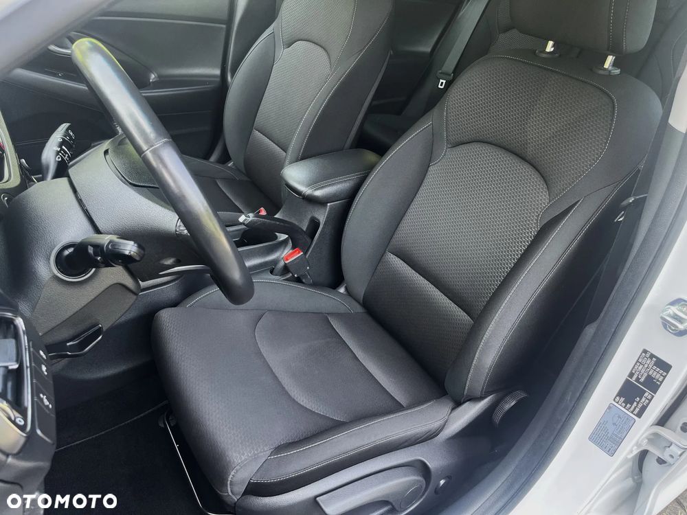 Hyundai i30 1.6 CRDi BlueDrive Premium - 12