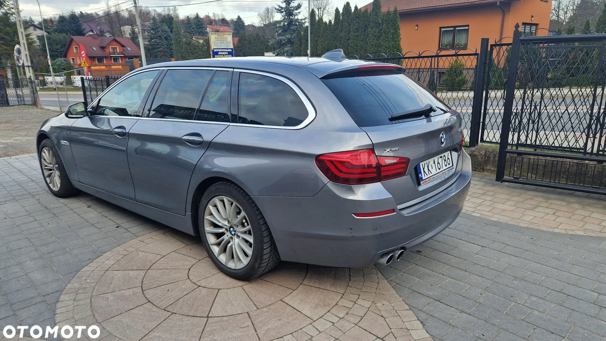 BMW Seria 5 525d xDrive Touring Luxury Line - 4