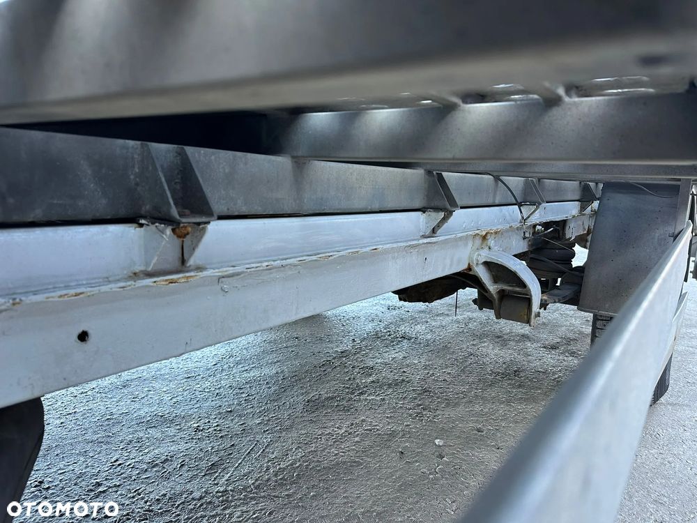 Mercedes-Benz Sprinter - 25