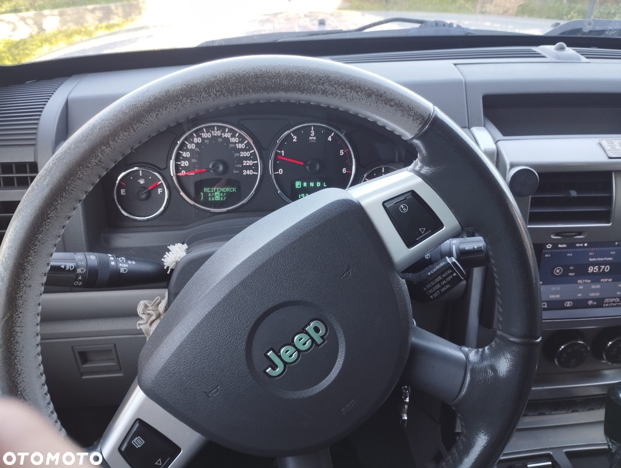 Jeep Cherokee - 14
