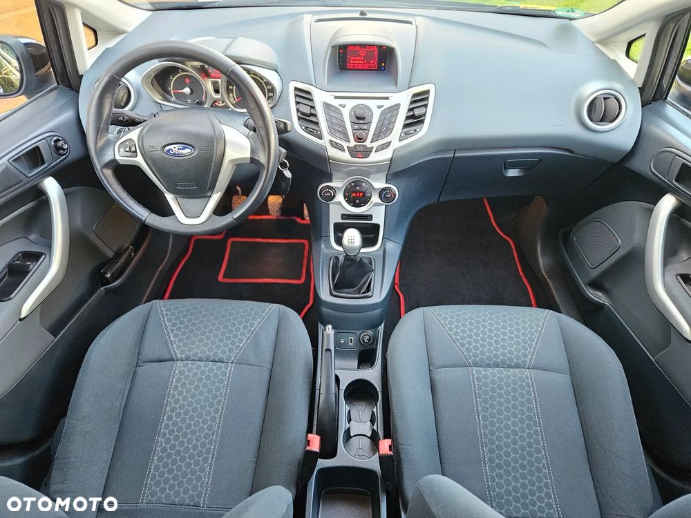 Ford Fiesta - 8