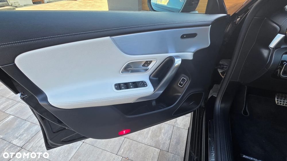 Mercedes-Benz CLA AMG 35 4Matic B AMG Speedshift 7G-DCT - 25