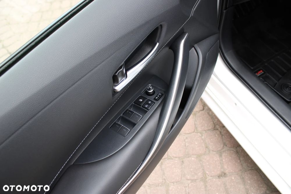 Toyota Corolla 2.0 Hybrid Comfort - 13