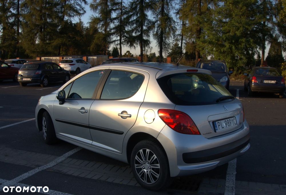Peugeot 207 - 25
