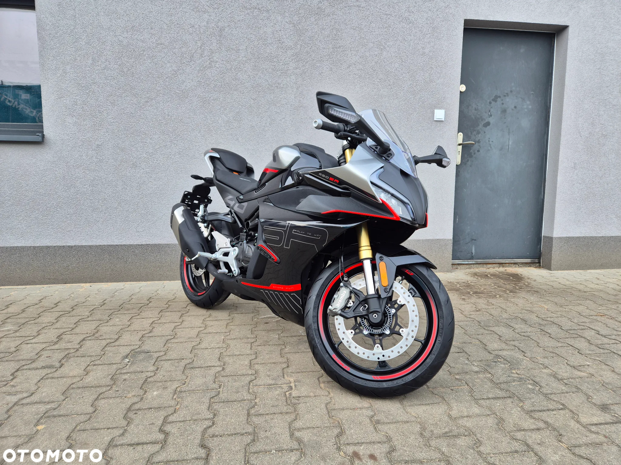 CFMoto SR - 8