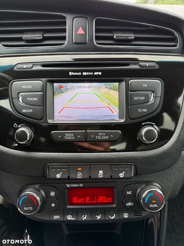 Kia Ceed 1.6 GDI DCT Platinum Edition - 23