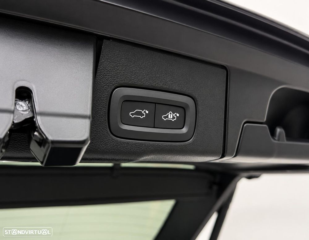 Volvo XC 60 T8 AWD Recharge Plus Black Edition - 8