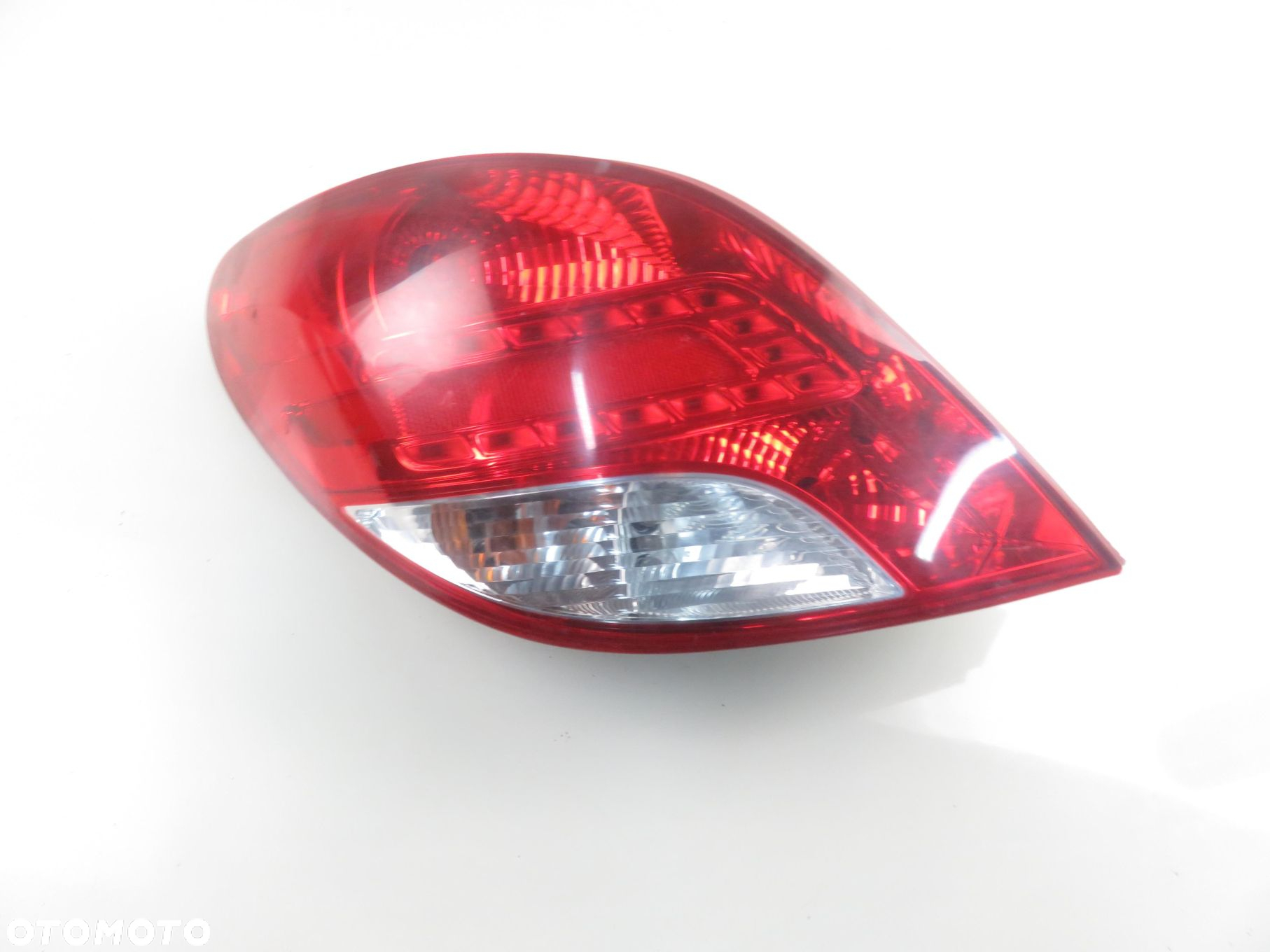 LAMPA LEWA TYLNA PEUGEOT 207 lift  9686566080 VP9PFX13405A - 9