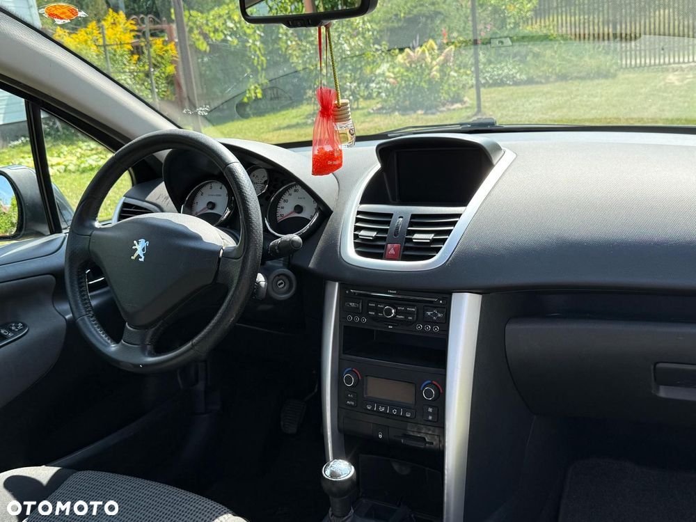 Peugeot 207 - 11