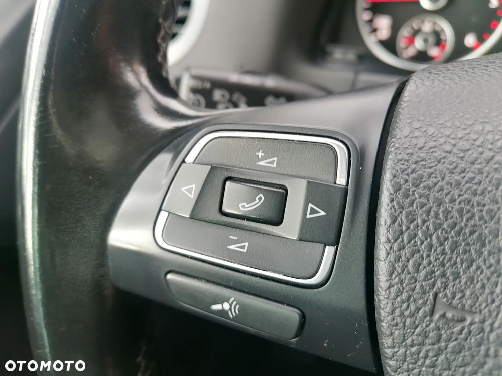 Volkswagen Tiguan 2.0 TDI DPF BlueMotion Technology Sport & Style - 17