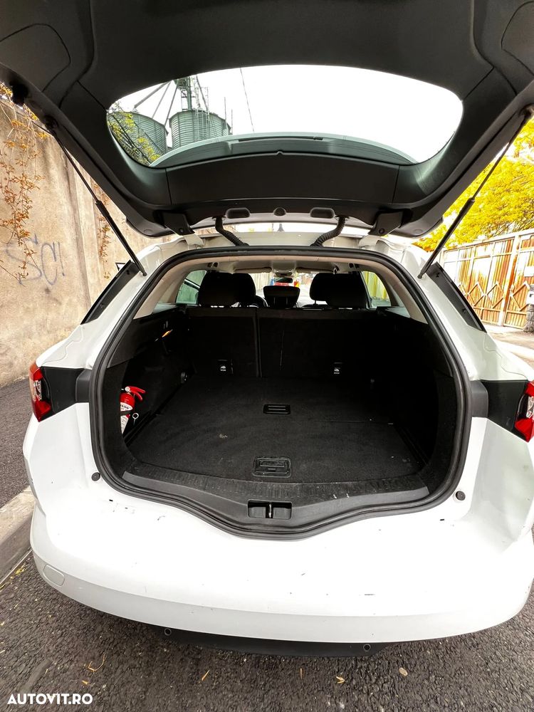 Renault Megane Estate 1.5 dCI EDC Intens - 8