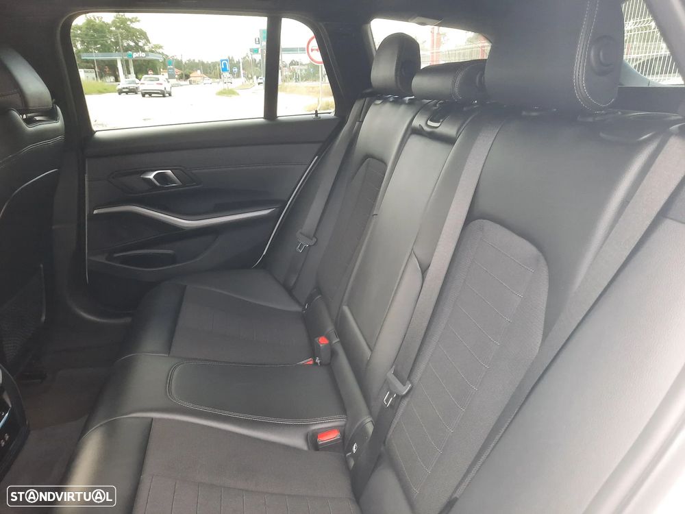 BMW 320 e Line Sport Auto - 42