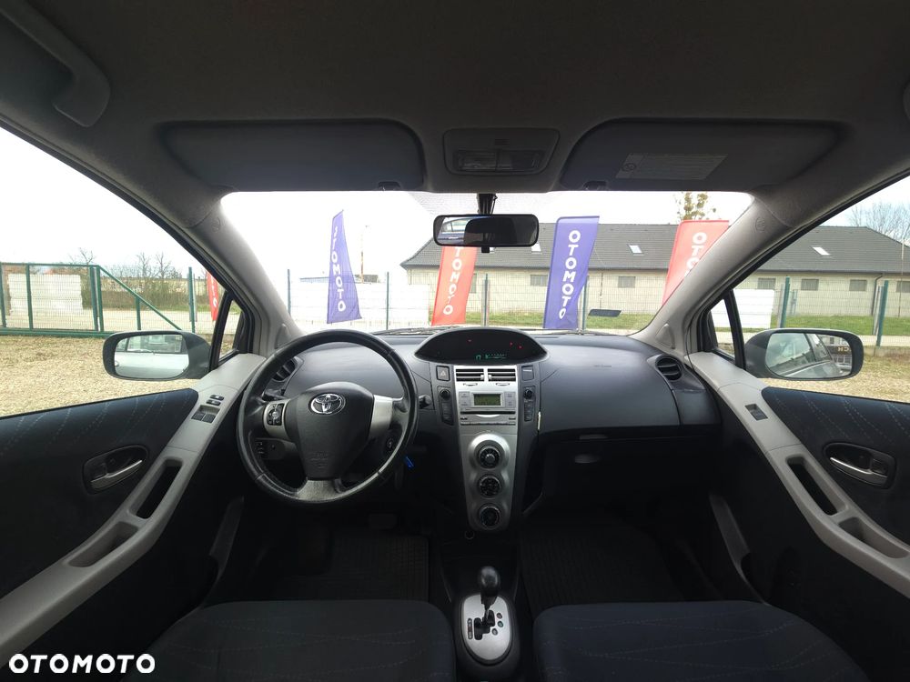 Toyota Yaris 1.3 Sol MM - 30
