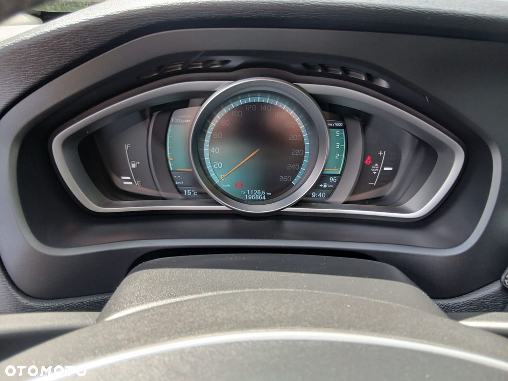 Volvo V40 D2 - 23
