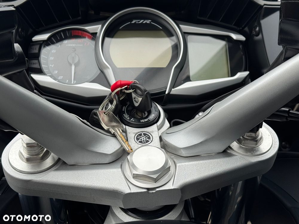 Yamaha FJR - 38