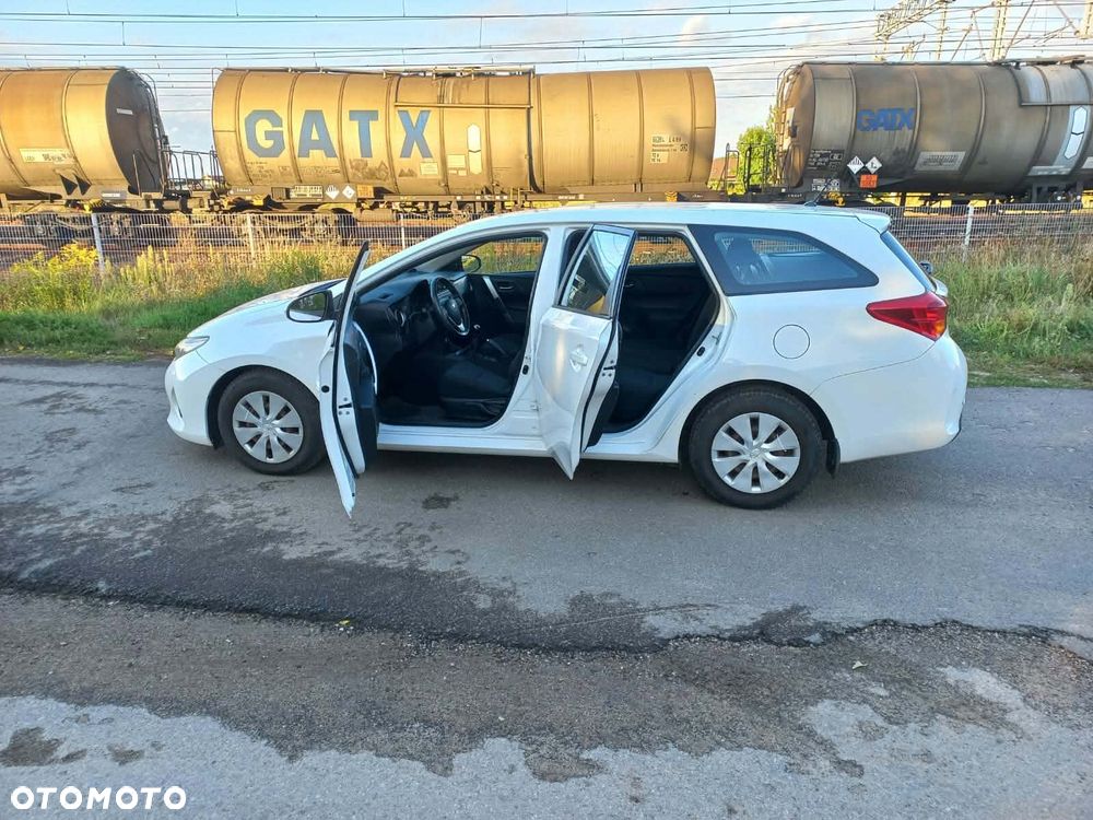 Toyota Auris 1.4 D-4D Active - 8