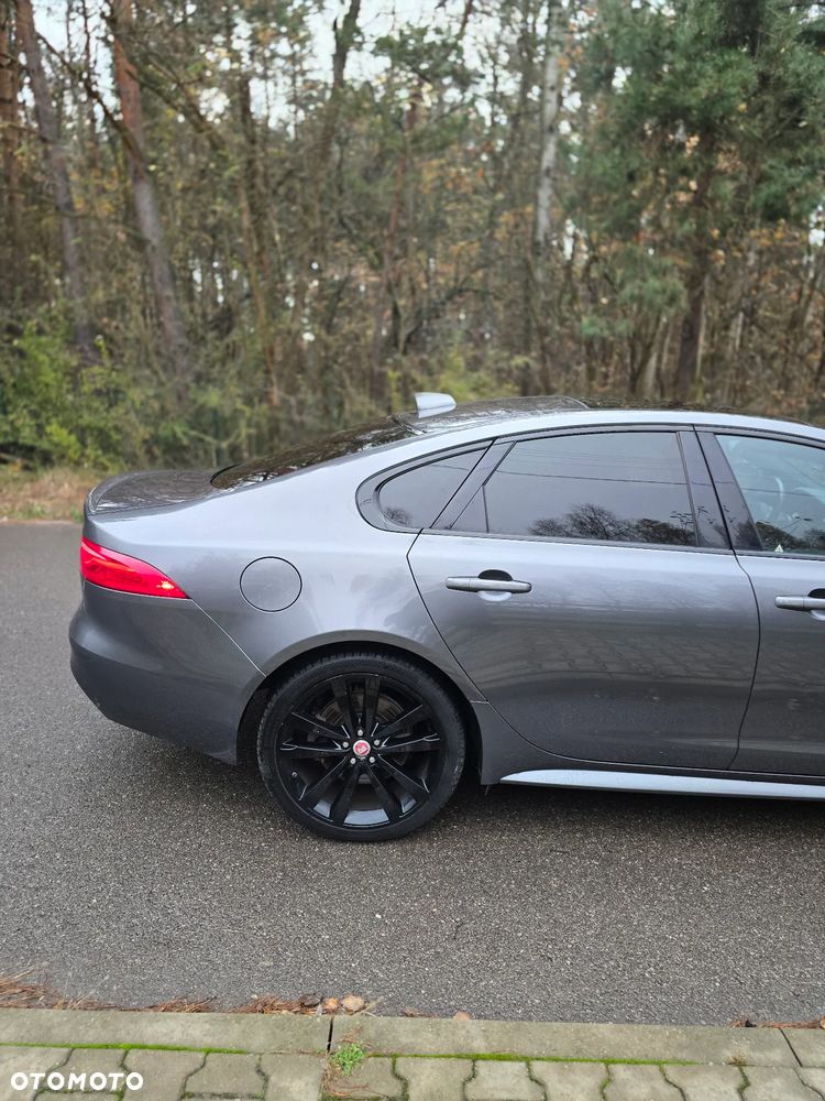 Jaguar XF 2.0 i4D AWD R-Sport - 14