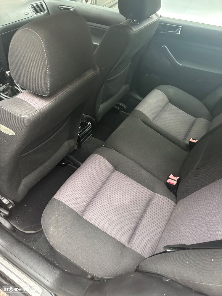 VW Golf 1.9 TDi Highline - 6