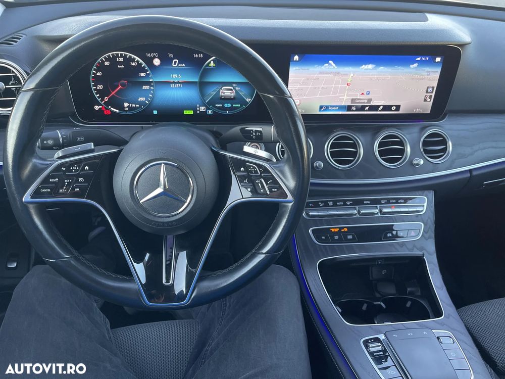 Mercedes-Benz E - 12