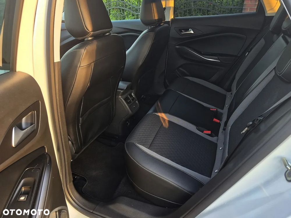 Opel Grandland X 1.6 T PHEV 4x4 Design&Tech - 7