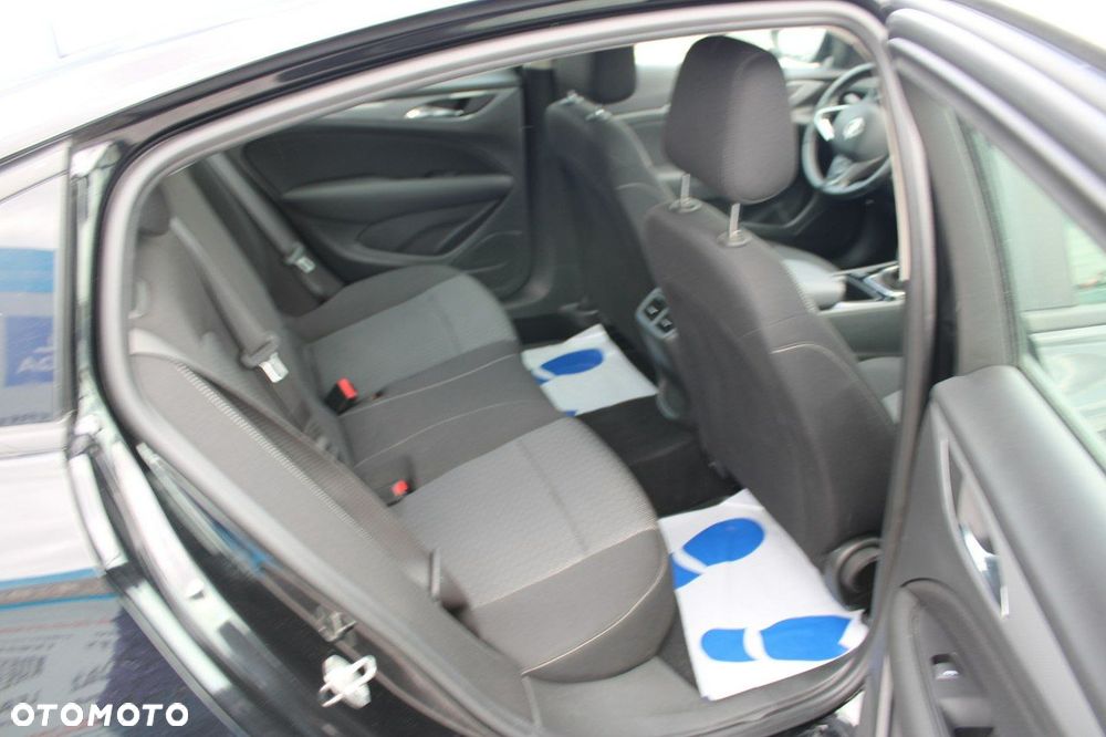 Opel Insignia - 32
