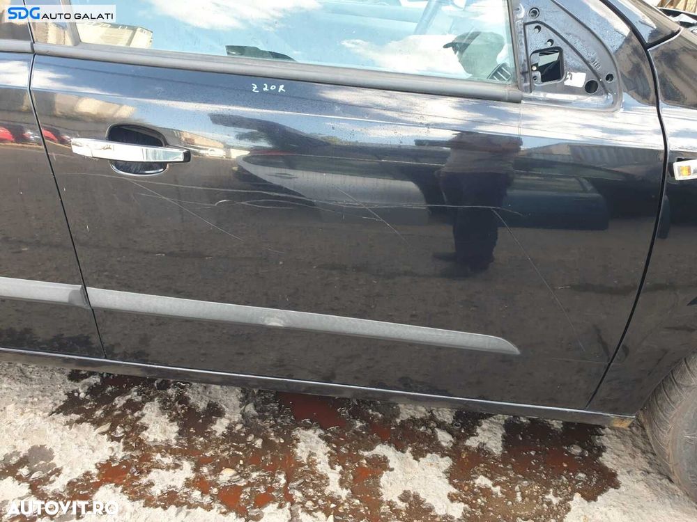 Usa Usi Portiera Portiere Dreapta Fata Dezechipata cu Zgarieturi Opel Astra H 2004 - 2010 Culoare Z20R