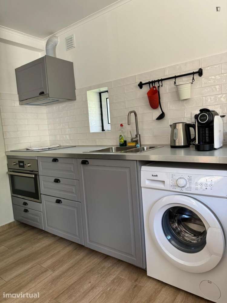 Casa com 2 quartos - localizado em São Bento Lisbon - Grande imagem: 2/13